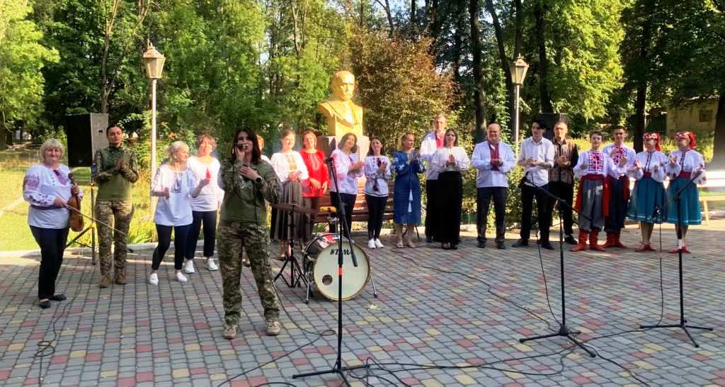 Волонтерська мистецька акція для військовослужбовців «Незламної України сини та доньки»