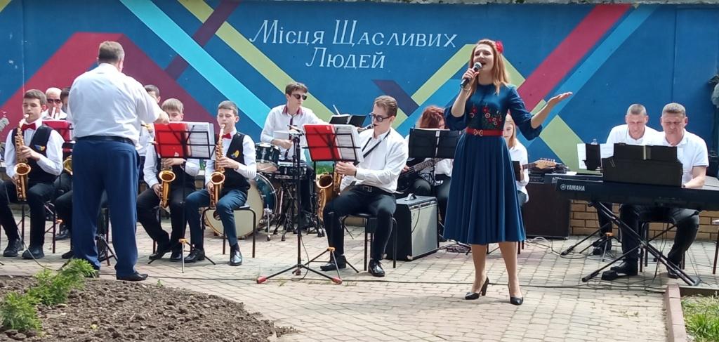 Мистецькі заходи з нагоди Дня Героїв відбулись у Хмельницькому
