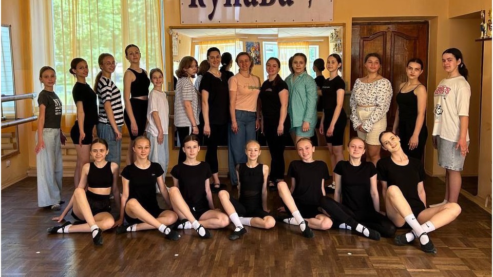 Культурно-освітній проєкт «Мистецький експрес: Харків–Хмельницький 2025»