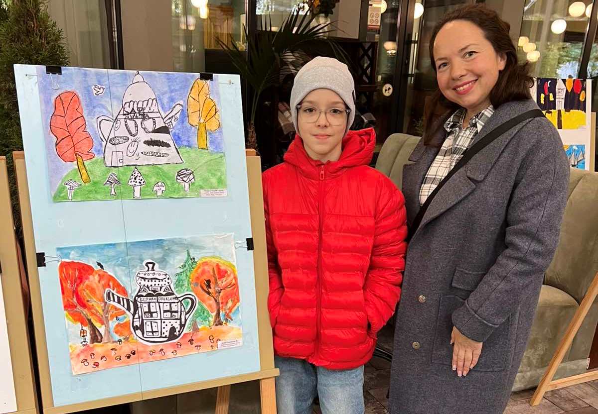 Виставка-акція «Осіннє чаювання» з циклу «Я люблю  малювати!»