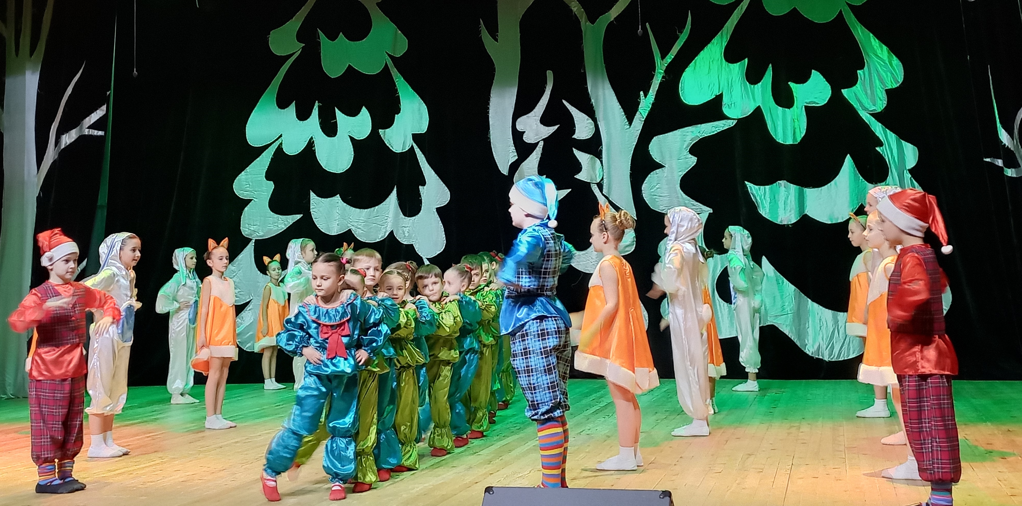 «Мистецька подорож Різдвом»