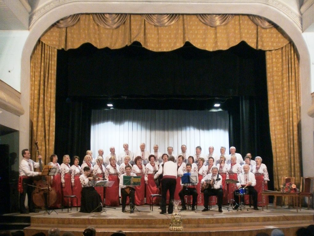 Святковий концерт народного ансамблю пісні та музики «Ретро» 