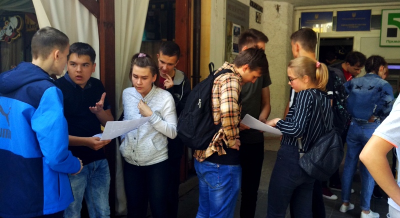 До Дня Героїв учнівська молодь міста взяла участь у музейному історичному квесті від музею історії міста Хмельницького