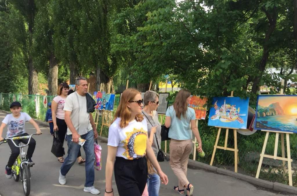 Культурно-мистецькі заходи у «Мистецькому саду» мікрорайону Гречани