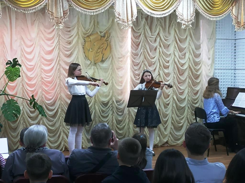 Чарівні звуки скрипки