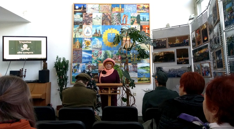 Круглий стіл 