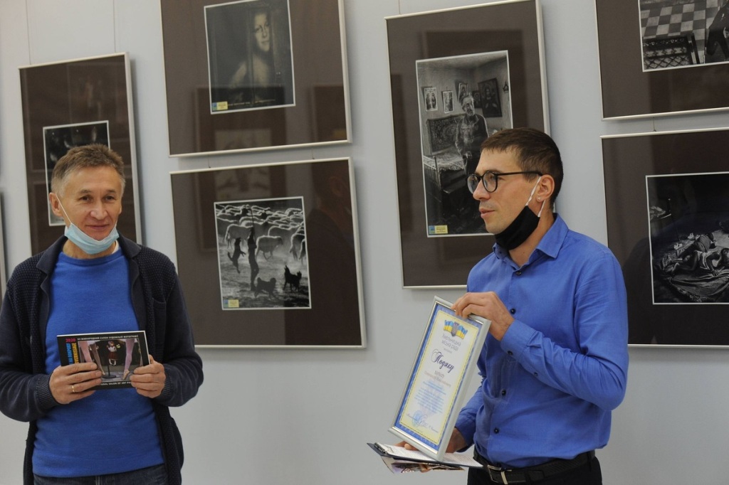 «Фотовернісаж на Покрову – 2020» представлено у виставковій залі музею-студії фотомистецтва