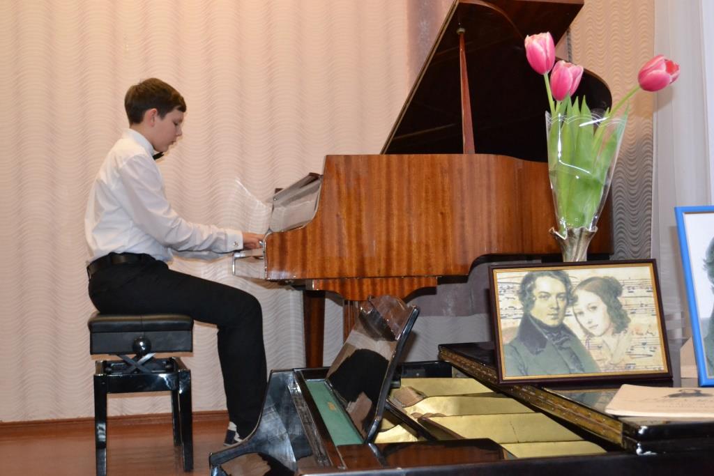 Лірик коротких миттєвостей