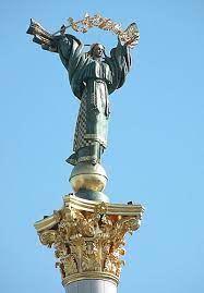 День матері та жіночі божества наших предків