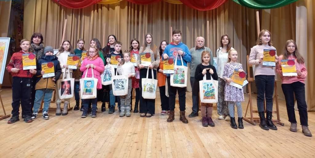 В Хмельницькій школі мистецтв відзначили переможців міського конкурсу образотворчого мистецтва «Рідна мова калинова»